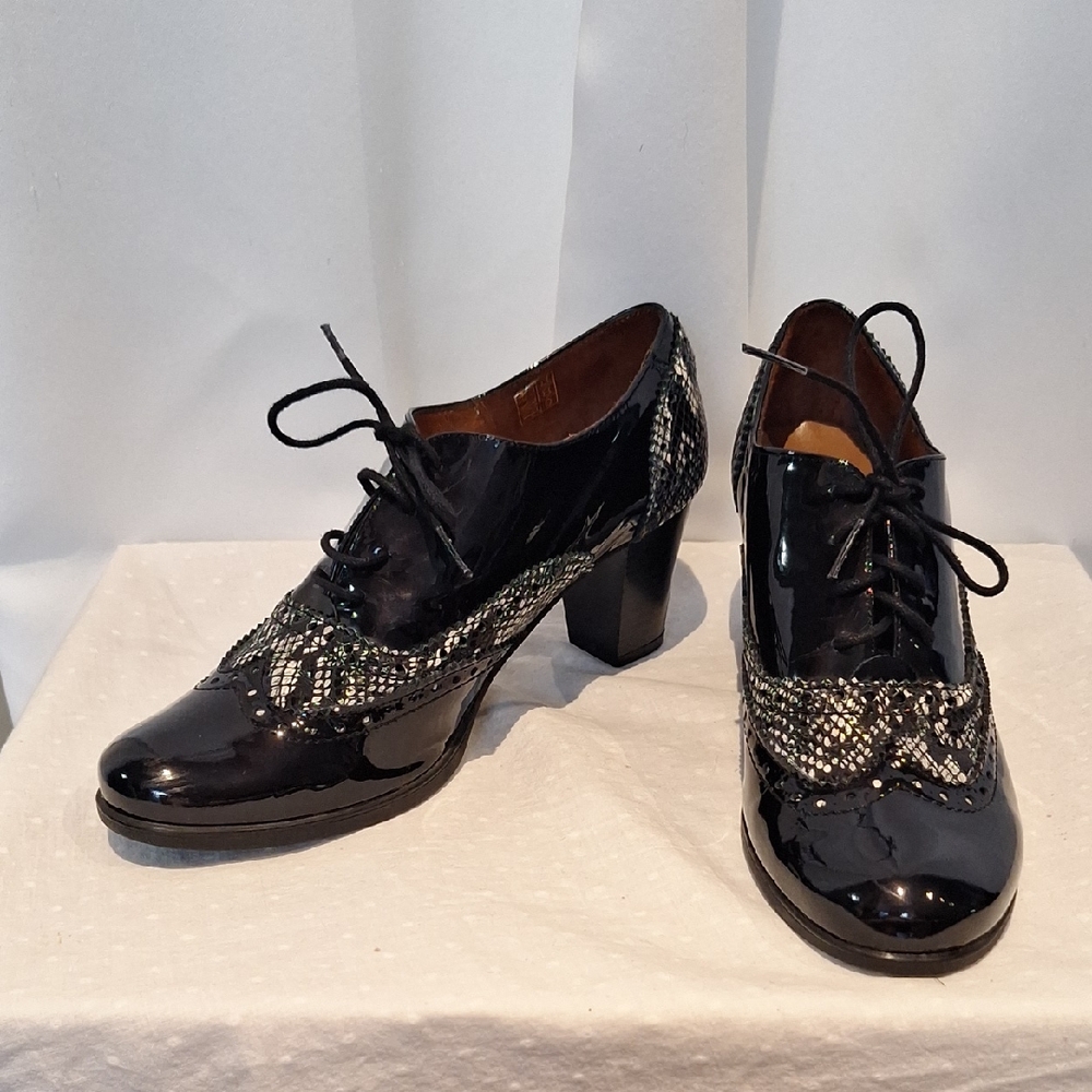 SM Black With Black And White Snakeskin Patterned Women's Lace-Up Heel Shoes